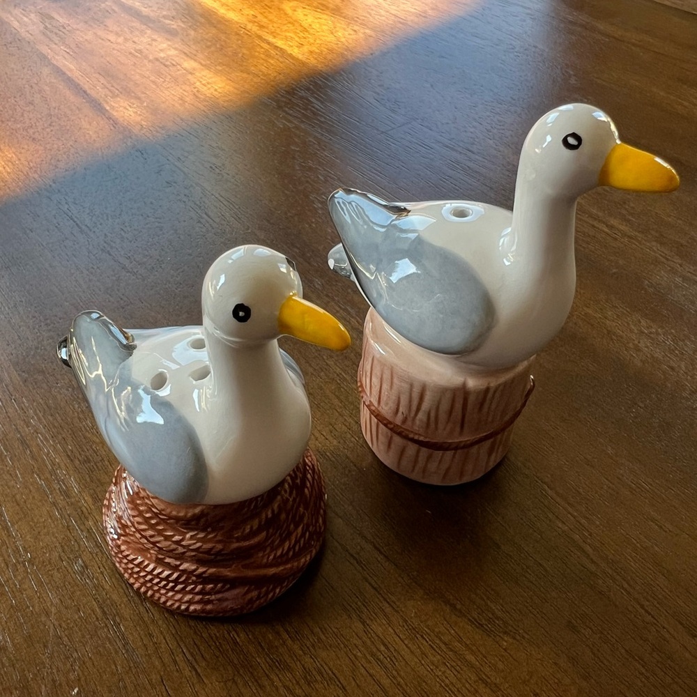 New Abbott Seagull Salt and Pepper Shakers